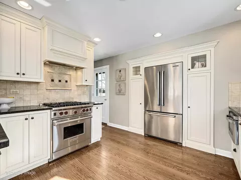 1015 N Cross St, Wheaton, IL 60187 photo 19