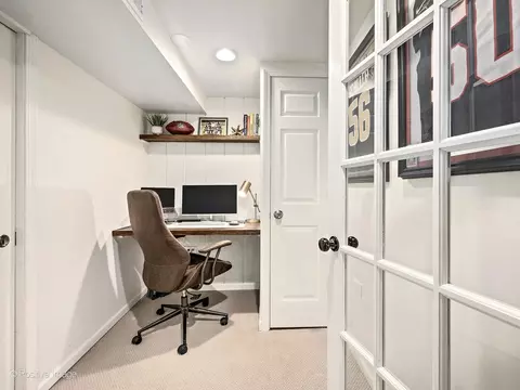 1015 N Cross St, Wheaton, IL 60187 photo 21