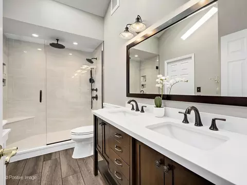 1015 N Cross St, Wheaton, IL 60187 photo 28