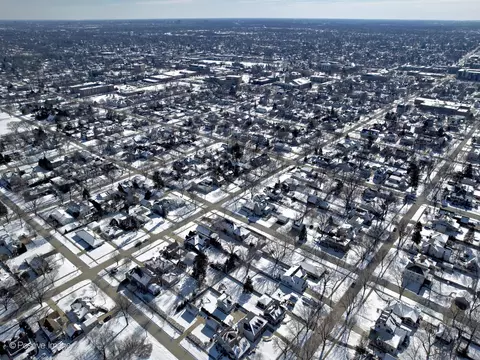 1015 N Cross St, Wheaton, IL 60187 photo 50