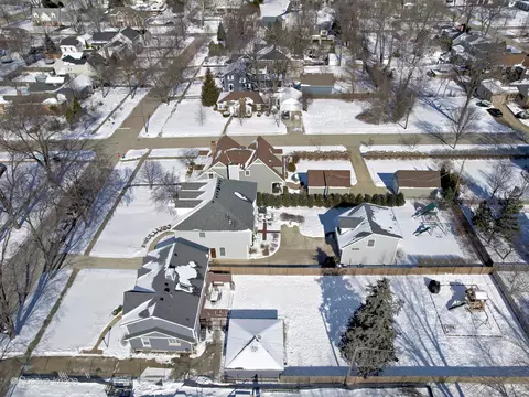 1015 N Cross St, Wheaton, IL 60187 photo 49
