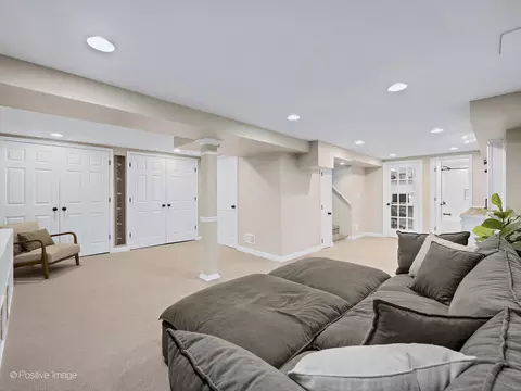 1015 N Cross St, Wheaton, IL 60187 photo 39
