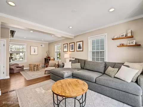1015 N Cross St, Wheaton, IL 60187 photo 6