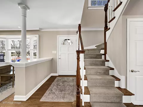1015 N Cross St, Wheaton, IL 60187 photo 4