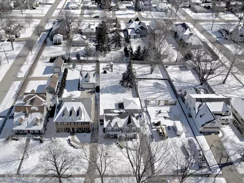 1015 N Cross St, Wheaton, IL 60187 photo 48