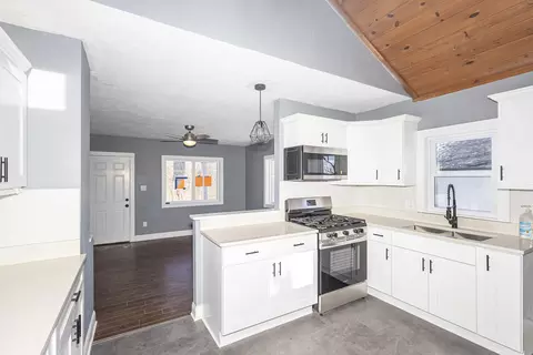 85 Jerusha Ave, Elgin, IL 60123 photo 3