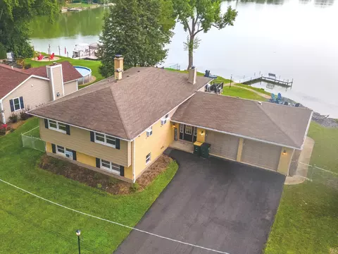 50 Hennings Ct, Antioch, IL 60002