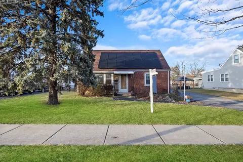 8 Macarthur Dr, Northlake, IL 60164
