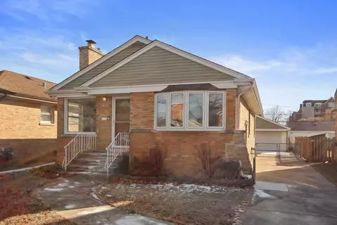 7425 W Strong St, Harwood Heights, IL 60706