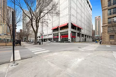 180 E Pearson St #4602, Chicago, IL 60611