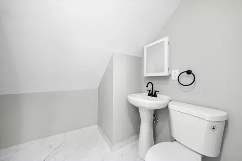 Bath - 10947 S Normal Ave, Chicago, IL 60628 photo 2 of 3