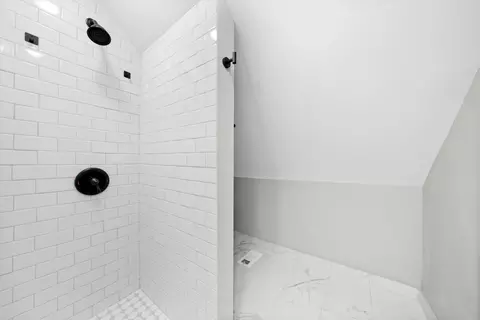 Bath - 10947 S Normal Ave, Chicago, IL 60628 photo 3 of 3