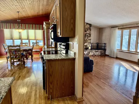702 Green St, Ottawa, IL 61350 photo 6
