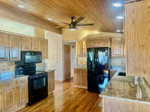 702 Green St, Ottawa, IL 61350 photo 7