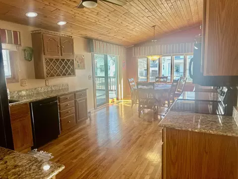 702 Green St, Ottawa, IL 61350 photo 5