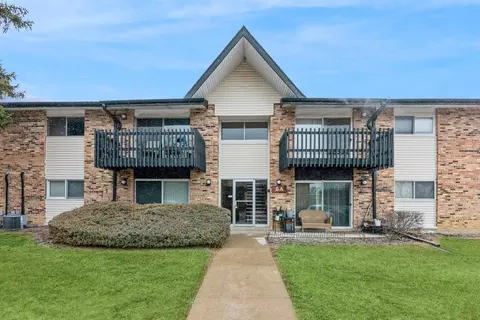 5 A Kingery Quarter #202, Willowbrook, IL 60527