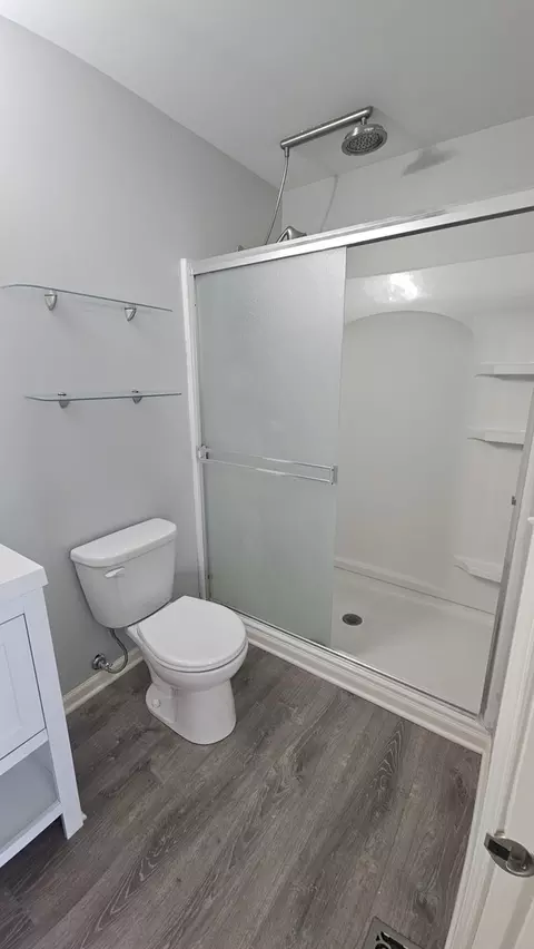 Bath - 1653 Ruby Dr, Pingree Grove, IL 60140 photo 4 of 5