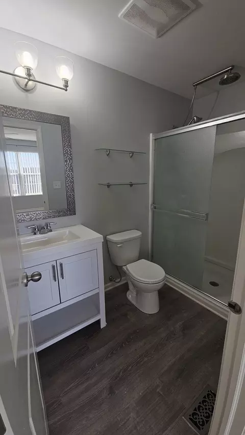 Bath - 1653 Ruby Dr, Pingree Grove, IL 60140 photo 5 of 5