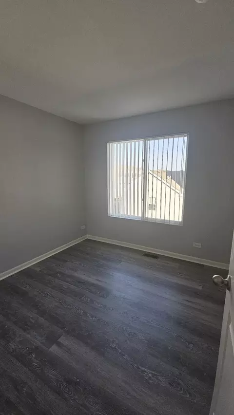 Bedroom - 1653 Ruby Dr, Pingree Grove, IL 60140 photo 3 of 4
