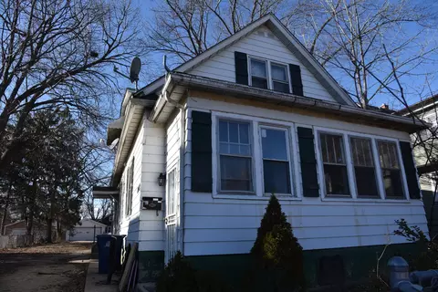 1022 Mcalister Ave, North Chicago, IL 60064