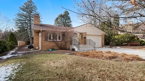 312 Calvin Park Blvd, Rockford, IL 61107