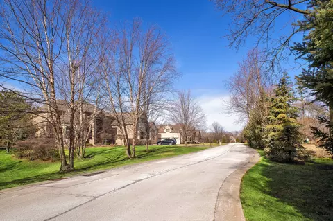 10 Casa Ct, Prospect Heights, IL 60070