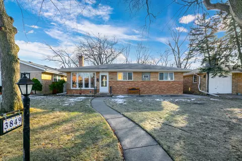3849 Birchwood Ave, Skokie, IL 60076