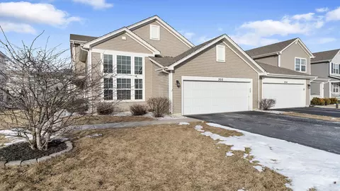 302 Norfolk Ln, Pingree Grove, IL 60140