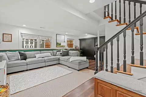 Living - 3804 Bobwhite Ln, Rolling Meadows, IL 60008 photo 3 of 4