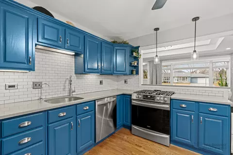 Kitchen - 3804 Bobwhite Ln, Rolling Meadows, IL 60008 photo 2 of 2