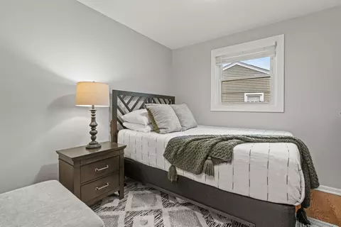 Bedroom - 3804 Bobwhite Ln, Rolling Meadows, IL 60008 photo 1 of 3