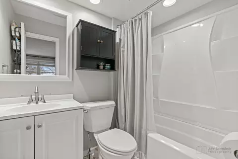 Bath - 3804 Bobwhite Ln, Rolling Meadows, IL 60008 photo 2 of 2