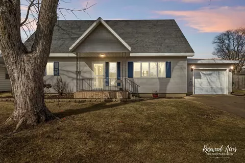 365 S 2nd St, Chebanse, IL 60922