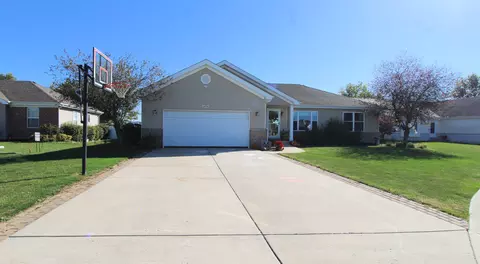 1676 Stefanie Ln, Bourbonnais, IL 60914