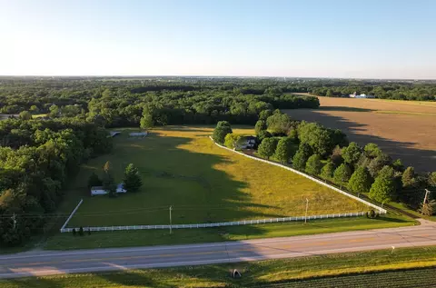 000 Fox Rd, Yorkville, IL 60560