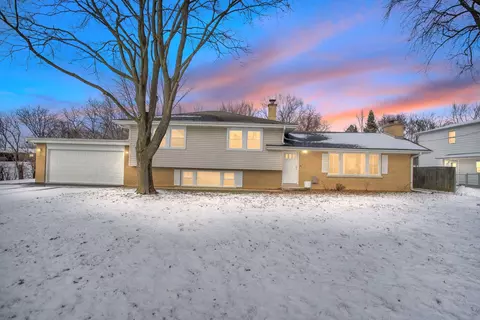 34 W284 Giese Rd, Batavia, IL 60510