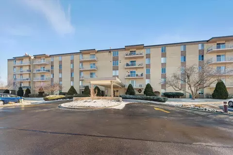 100 W Butterfield Rd #412N, Elmhurst, IL 60126