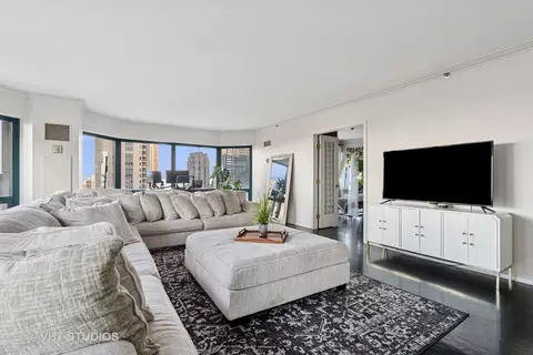 Living - 100 E Huron St #2202, Chicago, IL 60611 photo 2 of 6