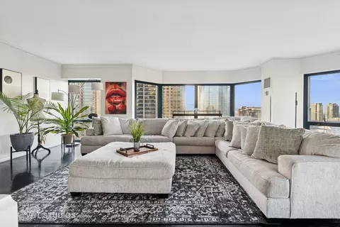 Living - 100 E Huron St #2202, Chicago, IL 60611 photo 4 of 6