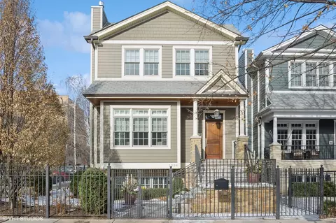 1254 W Barry Ave, Chicago, IL 60657