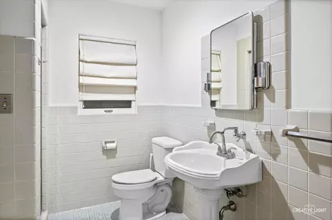 Bath - 520 E 10th St, Lockport, IL 60441 photo 2 of 5