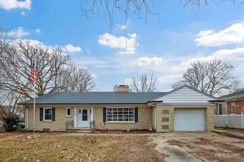 520 E 10th St, Lockport, IL 60441