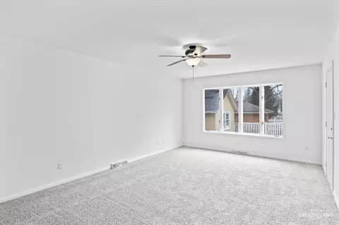 Living - 520 E 10th St, Lockport, IL 60441 photo 4 of 4