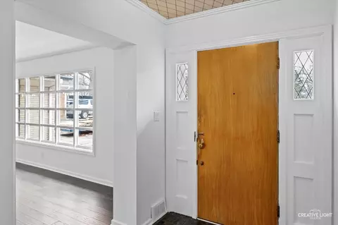 Entry Way - 520 E 10th St, Lockport, IL 60441 photo 1 of 2