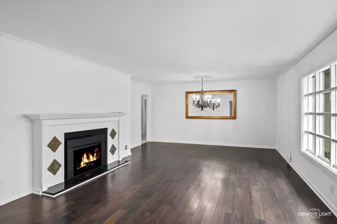 Living - 520 E 10th St, Lockport, IL 60441 photo 2 of 4