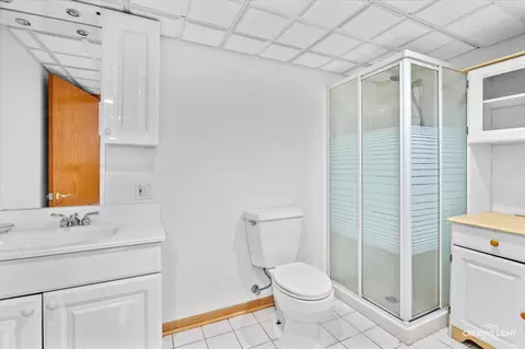 Bath - 520 E 10th St, Lockport, IL 60441 photo 4 of 5
