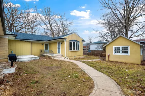 Exterior - 520 E 10th St, Lockport, IL 60441 photo 4 of 5