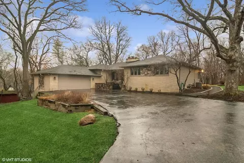 1800 Burning Oak Trl, Barrington Hills, IL 60010