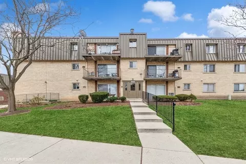 573 Fairway View Dr #2B, Wheeling, IL 60090 photo 1