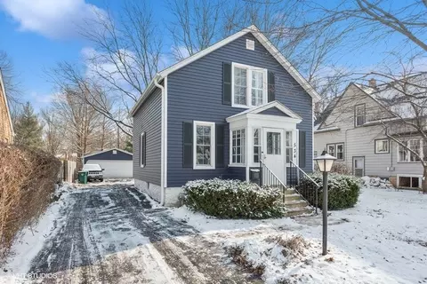 534 Mckinley St, Batavia, IL 60510